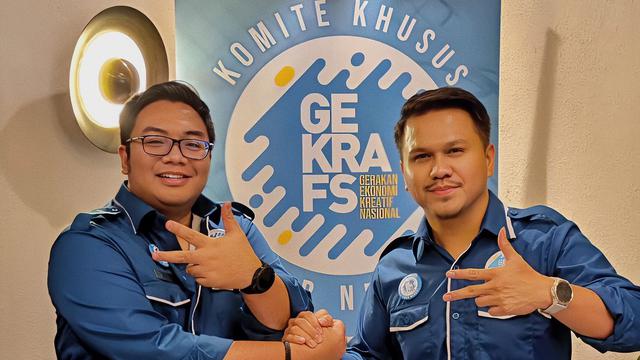 Ketua Umum GEKRAFS Kawendra Lukistian (kiri( mengangkat Osco Olfriady Letunggamu sebagai Ketua Komite Khusus Luar Negeri (Istimewa)