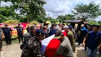 Pesawat ATR Jatuh: Jenazah Kapten Andy Tiba di Rumah Duka, Banyak Pelayat Berdatangan