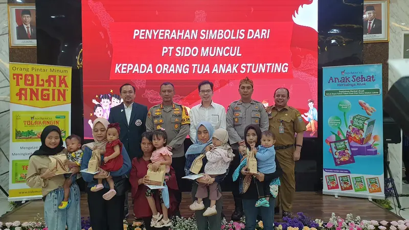 Sido Muncul Salurkan Bantuan Rp250 Juta untuk 100 Anak Suspect Stunting di Kota Bandung