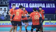 Surabaya Samator menutup babak reguler di peringkat ketiga klasemen Proliga 2026 setelah mencatat empat kemenangan dengan 11 poin hasil delapan pertandingan. (foto: PBVSI)
