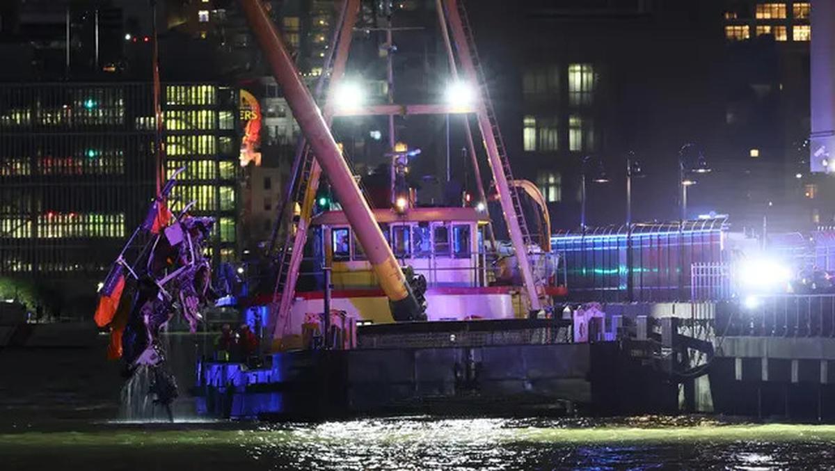 Pencarian Korban Kecelakaan Helikopter di Sungai Hudson Terus Diupayakan
