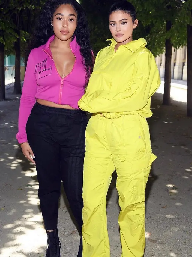 [Bintang] Kylie Jenner - Jordyn Woods