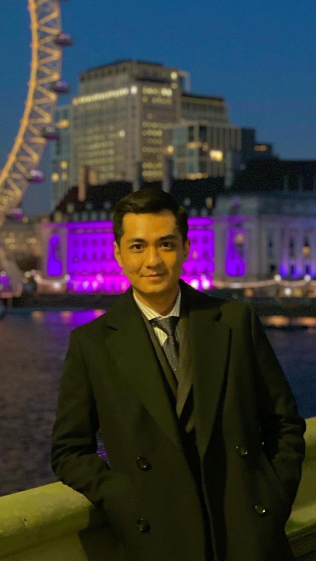 Rajif Sutirto dikenal luas sebagai Ketua Umum Relawan Konco Prabowo. Ia juga tergabung dalam partai milik Prabowo, yaitu Gerindra.