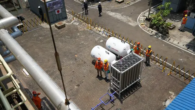 PT PLN (Persero) bersama IHI Corporation Japan melakukan uji co-firing amonia pada Pembangkit Listrik Tenaga Uap (PLTU) Gresik Unit 1 (100 MW). (Dok PLN)