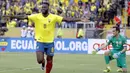 Pemain Ekuador Felipe Caicedo (kiri)  menempati urutan kedua top scorer zona CONMEBOL, Felipe telah mencetak tujuh gol selama kualifikasi Piala Dunia 2018.. (EPA/Freddy Constante)