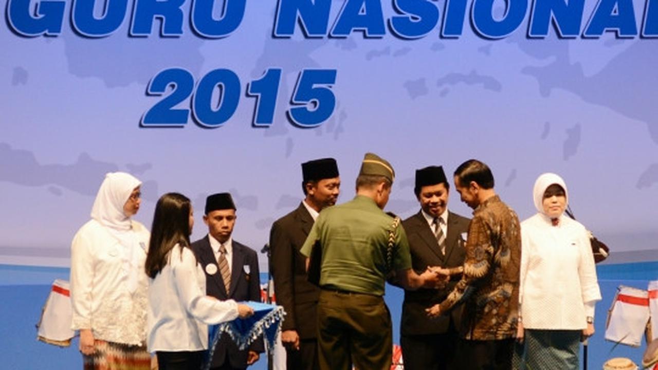 Presiden Jokowi hadiri peringatan Hari Guru Nasional 2015
