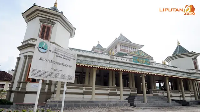foto-masjid-manonjaya-2-130714-b.jpg