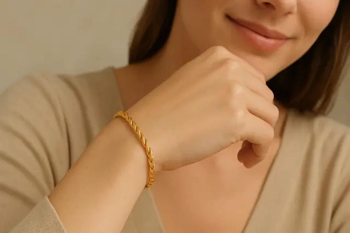 8 Gelang Rantai Twist untuk Ibu Muda, Tampil Elegan Sehari-hari dan Kekinian
