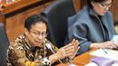Menteri Kesehatan RI Budi Gunadi Sadikin (kiri) rapat kerja dengan Komisi IX DPR di Gedung Parlemen, Jakarta, Rabu (8/2/2023). Rapat membahas penjelasan strategi percepatan pelaksanaan transformasi kesehatan tahun 2023, strategi percepatan penanganan penyakit tidak menular dan penyakit menular dan pemenuhan tenaga dokter spesialis melalui program Academic Health System (AHS) serta peta jalan lintas sektoral terkait kemandirian obat dan alat kesehatan dalam negeri. (Liputan6.com/Faizal Fanani)