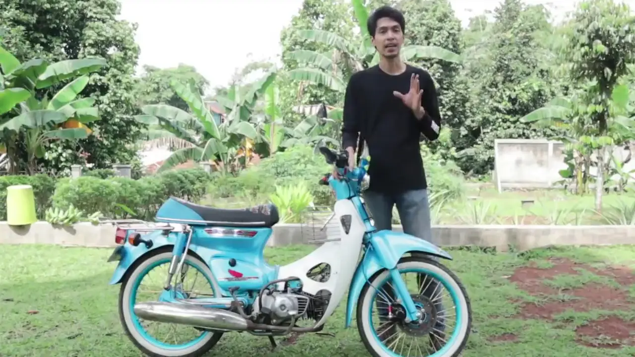 Honda C70 ini Memiliki 2 Silinder. sumberfoto: Street Arts Custom