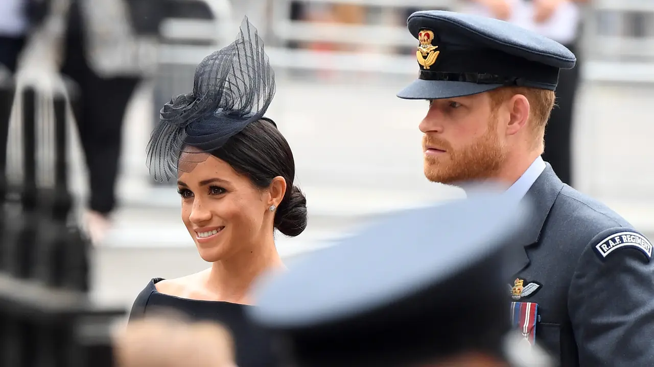 Senyum Memesona Meghan Markle Saat Hadiri Peringatan 1 Abad RAF