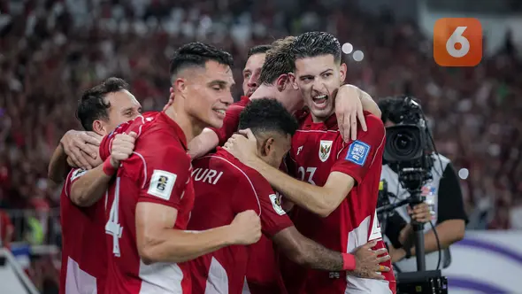 <p>Timnas Indonesia merayakan gol yang dicetak Ole Romeny ke gawang China dalam laga Kualifikasi Piala Dunia 2026 zona Asia di Stadion Utama Gelora Bung Karno (SUGBK) Senayan, Jakarta, Kamis (5/6/2025). (Bola.com/Bagaskara Lazuardi)</p>