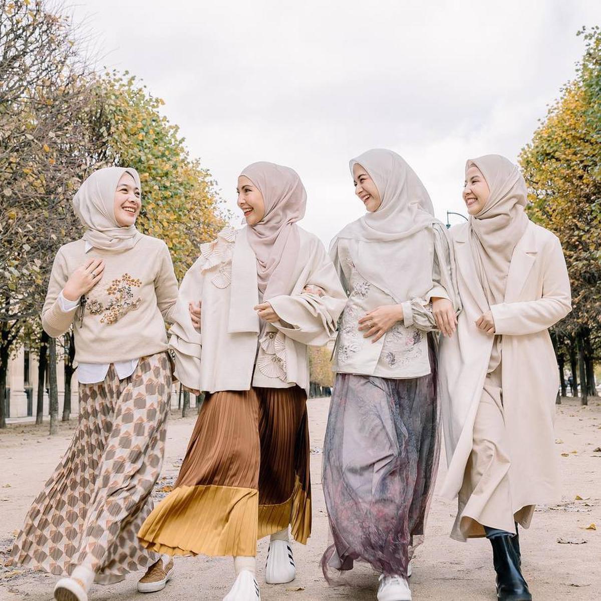 Potret Natasha Rizky dan sahabatnya di Paris langsung mencuri perhatian netizen. Mereka menuliskan berbagai komentar.