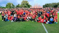 Selebrasi para pemain Semen Padang usai mengalahkan Malut United 1-0, Kamis (29/1/2024) sekaligus memastikan tiket promosi ke BRI Liga 1 musim depan. (Dok. Semen Padang FC)