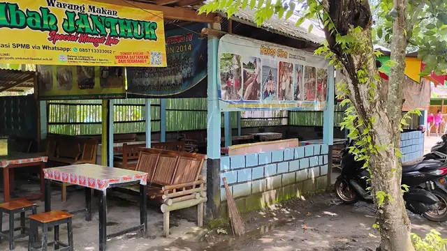 Warung Mangut Lele Mbah Janthuk