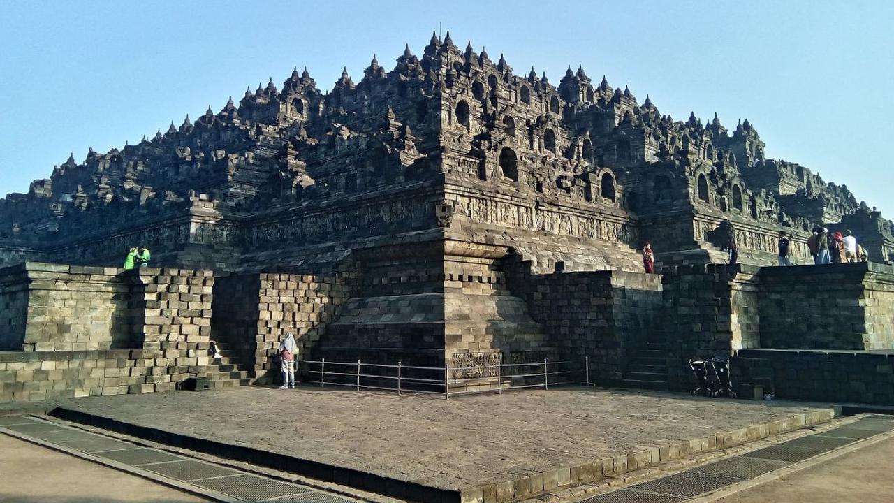 4. Kerajaan Mataram Kuno