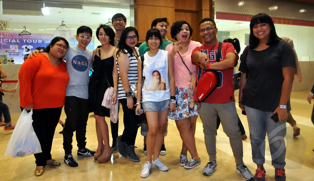 Project Pop saat ditemui di Indonesia Convention Exhibition (ICE) untuk menonton konser Katy Perry, Tangsel (9/5/2015). (Liputan6.com/Panji Diksana)
