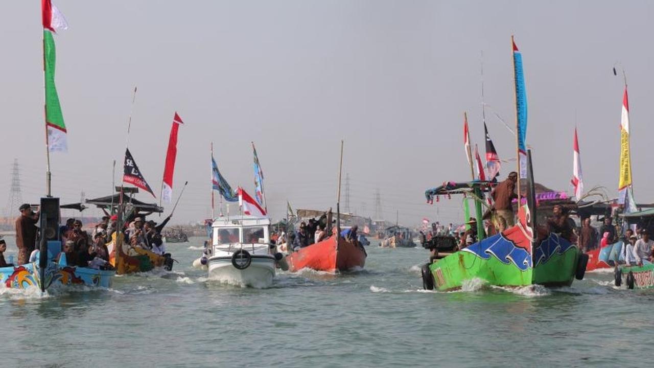 Meriahnya Sedekah Laut Tambaklorok Semarang: Ratusan Kapal Nelayan Jaga Tradisi Leluhur