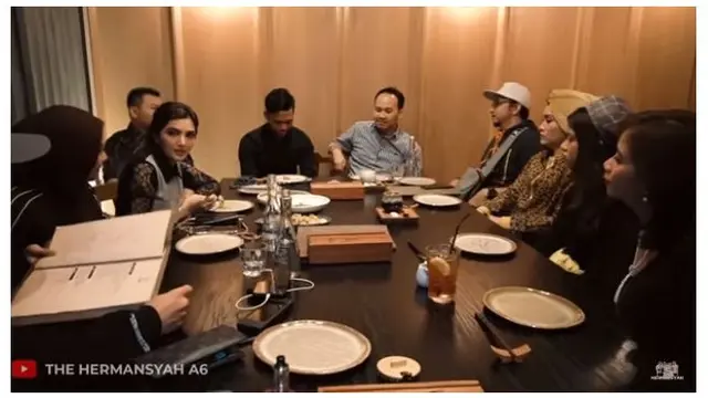 6 Momen Tiara Idol Dinner Bareng Keluarga Anang Hermansyah, Penuh Canda Tawa