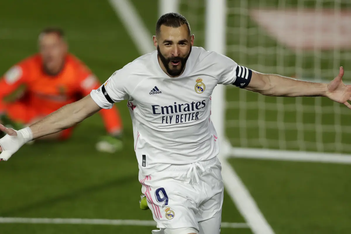 FOTO: Keok 1-2 dari Real Madrid, Barcelona Telan Kekalahan Pertama di 2021 - Karim Benzema