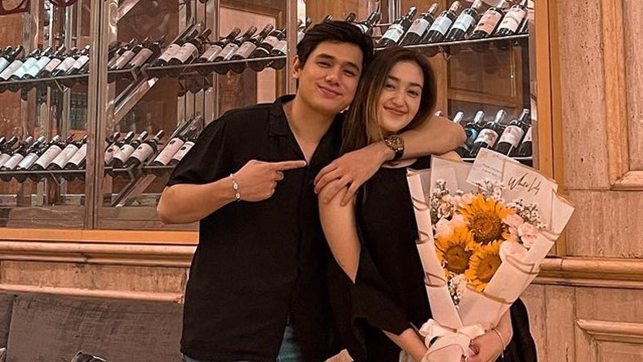 Aktris Ranty Maria Pamer Cincin Berlian di Jari Manis, Siap Dinikahi Rayn Wijaya Usai Setahun Dilamar?