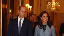 Pangeran William dan Kate Middleton menghadiri perayaan Hari Kesehatan Mental Sedunia di Istana Buckingham, London, Selasa (10/10). Sejak mengumumkan kehamilannya bulan lalu, Kate Middleton belum menghadiri acara resmi. (Heathcliff O'Malley/pool AP)