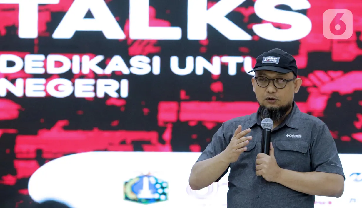 Penyidik senior KPK, Novel Baswedan saat menjadi pembicara pada Gathering Nasional Turuntangan di Jakarta, Sabtu (9/11/2019). Acara diisi dengan diskusi bertema Inspiring Talks Dedikasi Untuk Negeri. (Liputan6.com/Helmi Fithriansyah)