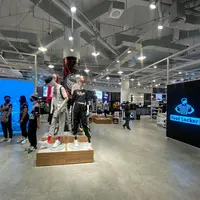Foot Locker baru saja membuka storenya di Jakarta, dengan sneakers-sneakers ekslusifnya