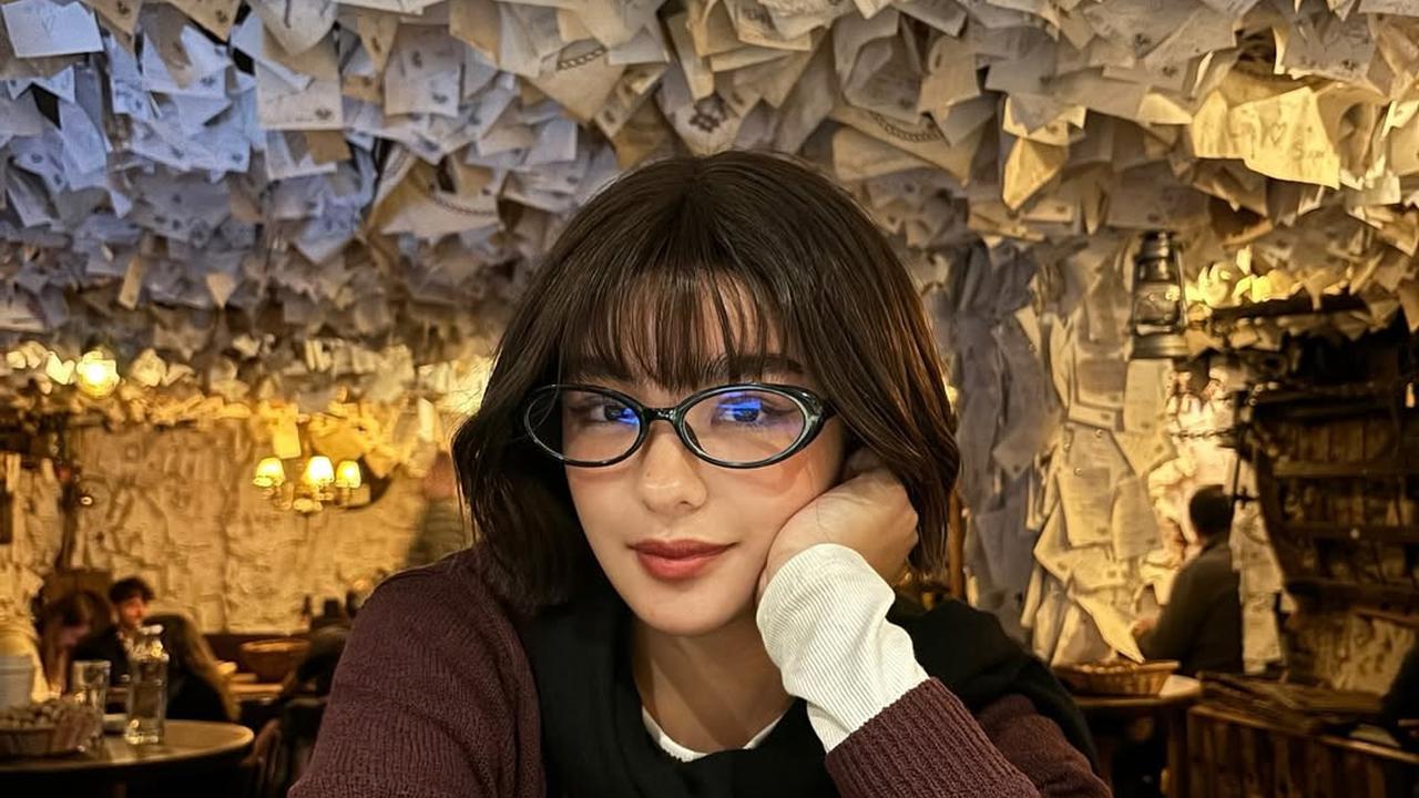 Potret Cantik Andrea Brillantes Pakai Kacamata, Auranya Langsung Beda dengan Pesona Memikat