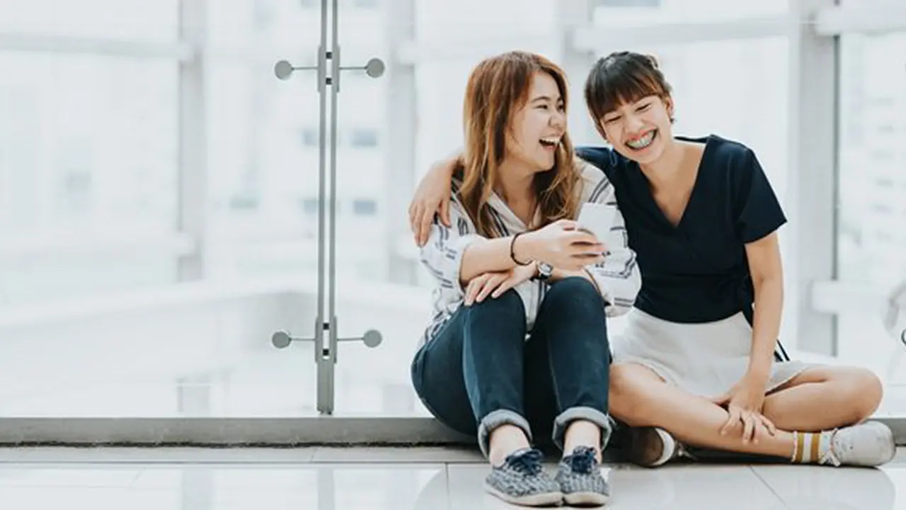 Punya saudara perempuan bikin happy/copyright Shutterstock.com