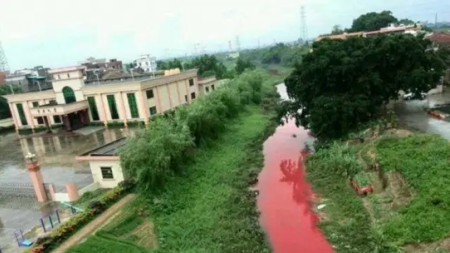Sungai di Kediri berubah warna jadi merah darah. Warga sempat merinding. Dan KPK menutarakan bahwa belum ada indikasi korupsi di kasus sumber waras.
