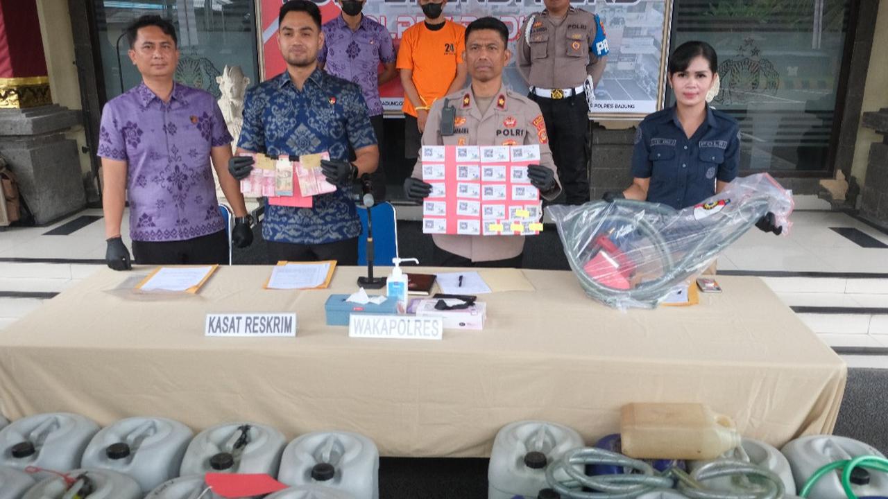 Pria Asal Ngawi Modif Mobil, Gunakan 22 Barcode untuk Jual Pertalite dan Raup Untung  Rp75 Juta