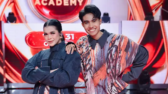 Eby dan Zarha Pamer Foto Couple usai Rilis Lagu Duet, Tunjukkan Momen 'Saat Bahagia'