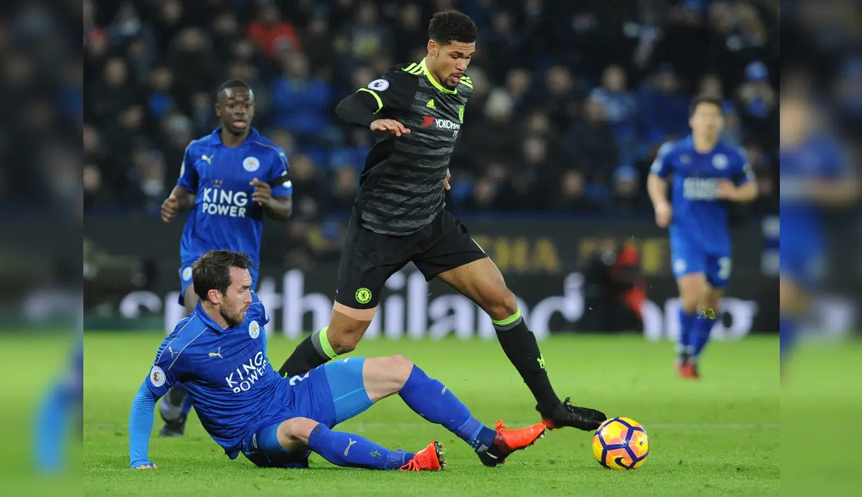 Laga lanjutan Liga Inggris antara Chelsea vs Leicester di Stadion King Power, Inggris, Sabtu (14/1). Kemenangan atas Leicester membuat Chelsea semakin kokoh di puncak klasemen dengan 52 poin. (AP Photo/Rui Vieira)