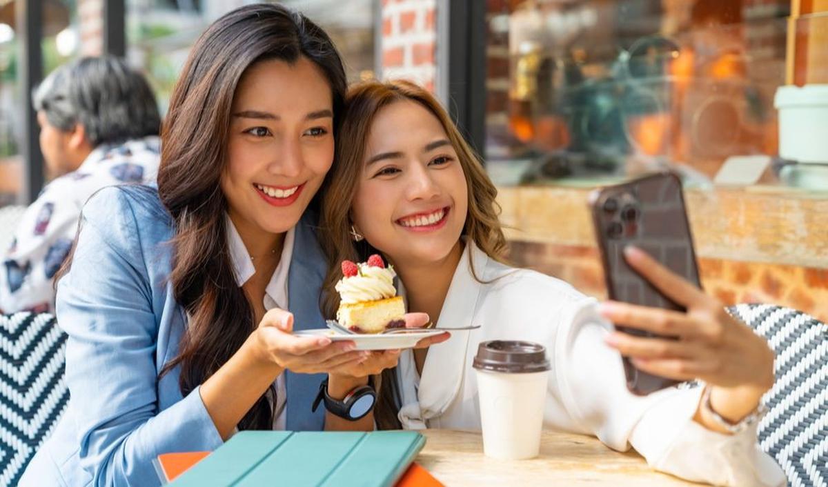 1. Hangout Bareng Bestie dengan Melakukan Kegiatan Seru