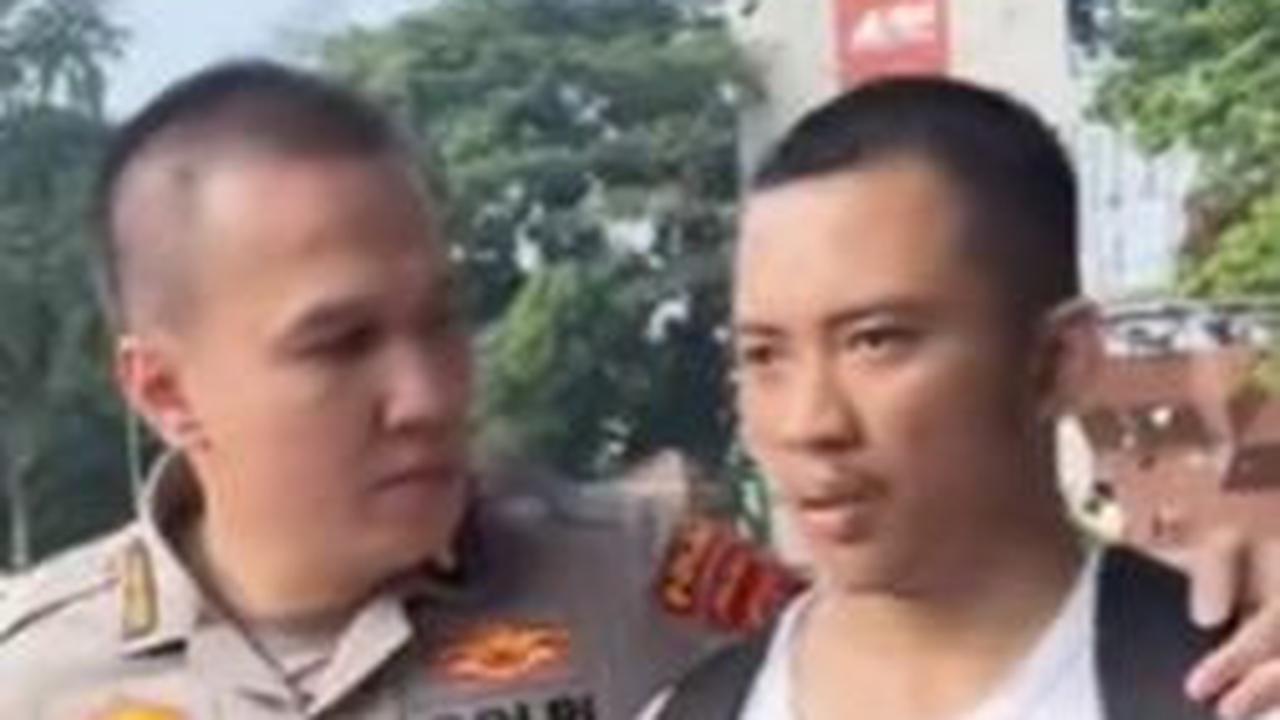 Sedang Seleksi Jasmani, Casis Polri ini Menangis Ayahnya Meninggal, AKBP Manang Langsung Mengandengnya 'Sabar ya