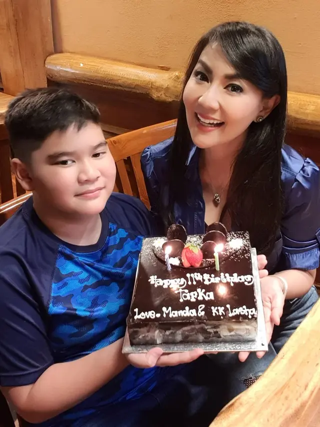 Potret Thessa Kaunang dan Tafka