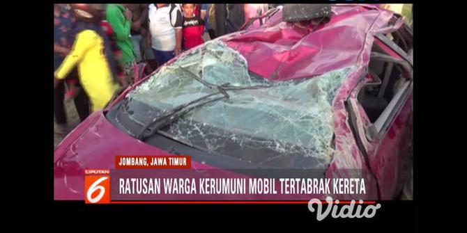 VIDEO: Polres Jombang Kini Selidiki Kecelakaan Sedan di Perlintasan Kereta