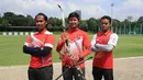 Tim panahan putra Indonesia Riau Ega Agatha Salsabila, Arif Dwi Pangestu, dan Alviyanto Bagas Prastyadi mengamankan tiket ke Olimpiade Tokyo 2020. (Dok. NOC Indonesia)