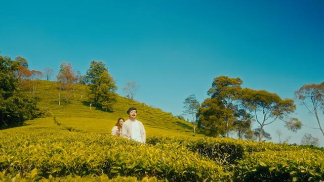 9 Potret Sherina dan Derby di MV 'Mengenang Bintang', Nostalgia Petualangan Sherina