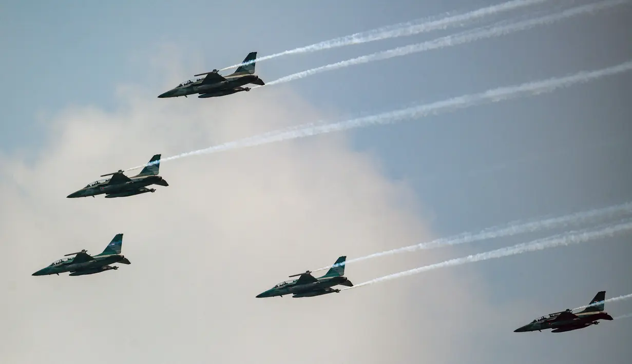 Gladi bersih peringatan ulang tahun ke-78 TNI di Jakarta pada 3 Oktober 2023 dipantau langsung Panglima TNI Laksamana Yudo Margono. (BAY ISMOYO/AFP)