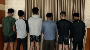 6 Remaja di Maros Bikin Onar, Bawa Parang hingga Busur Panah Rusak Rumah Warga