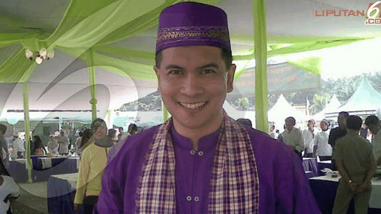 Krisna Mukti Pamer Selfie Bareng Ahok di FB