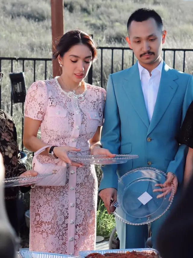 Angel Karamoy Rayakan Ulang Tahun ke-39 di Los Angeles dengan makan siang bersama. [@realangelkaramoy]