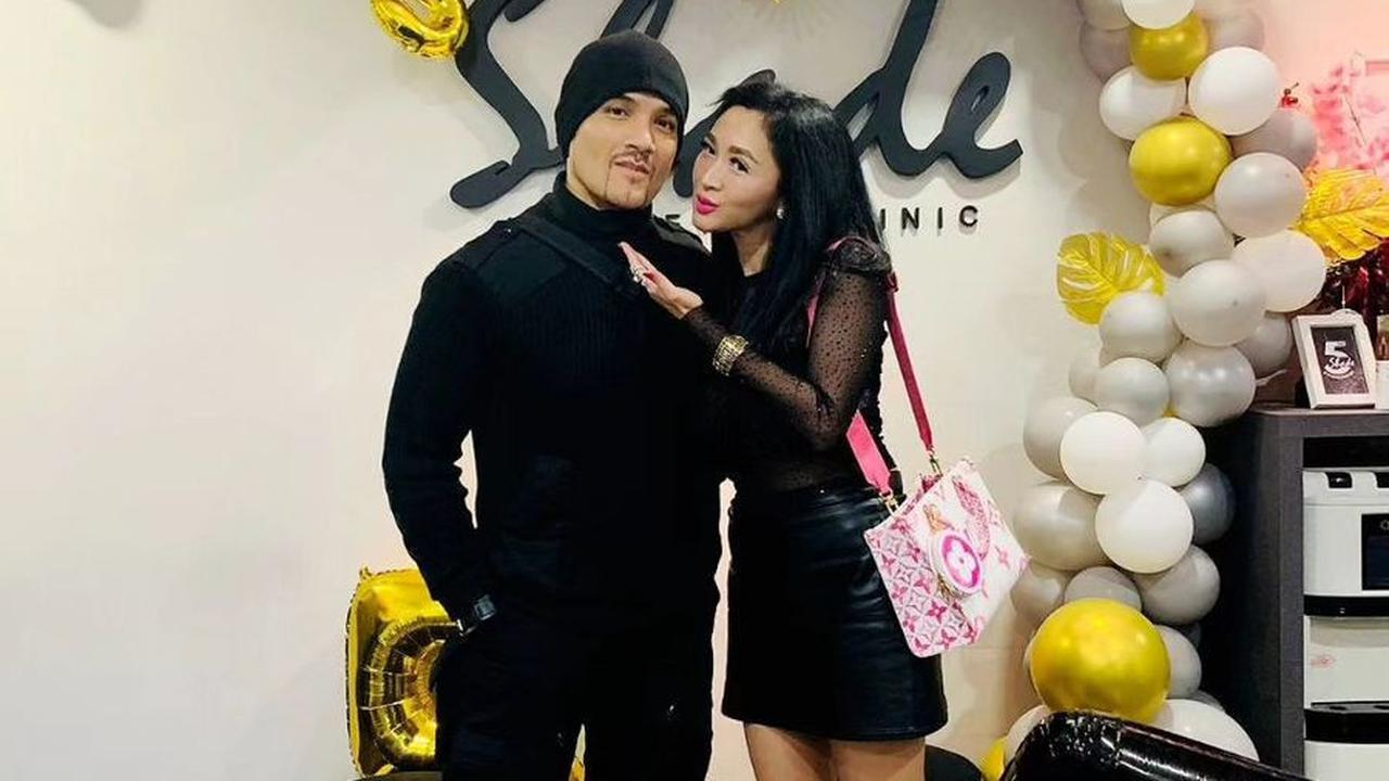 Cantik dan Body Goals, 8 Foto Ury Kartha Istri Romy Rafael Yang Awet Muda di Usia Kepala 4