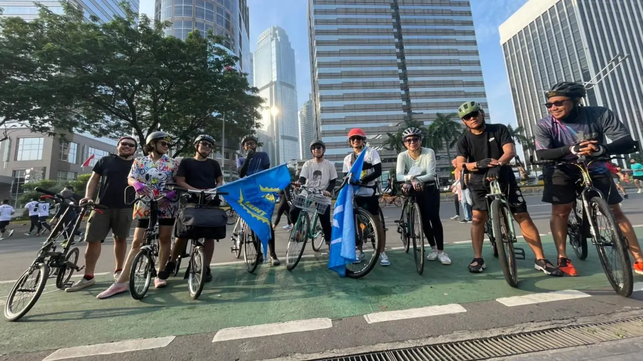 JAK 101 FM menggelar JAK Treasure Hunt (JTH), sebuah program olahraga bersepeda pagi yang dikombinasikan dengan games seru bersama 100 orang pendengarnya yang akrab disebut JAKartans.