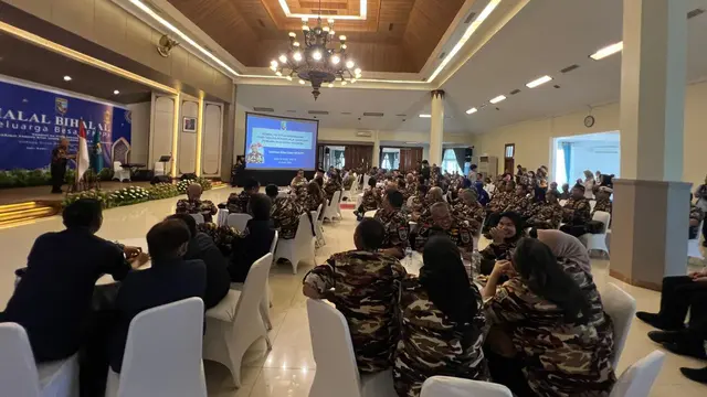 Ketua Umum Forum Komunikasi Putra Putri Purnawirawan dan Putra Putri TNI-Polri (FKPPI), Pontjo Sutowo saat menyampaikan sambutan dalam halal bihalal. (Istimewa)