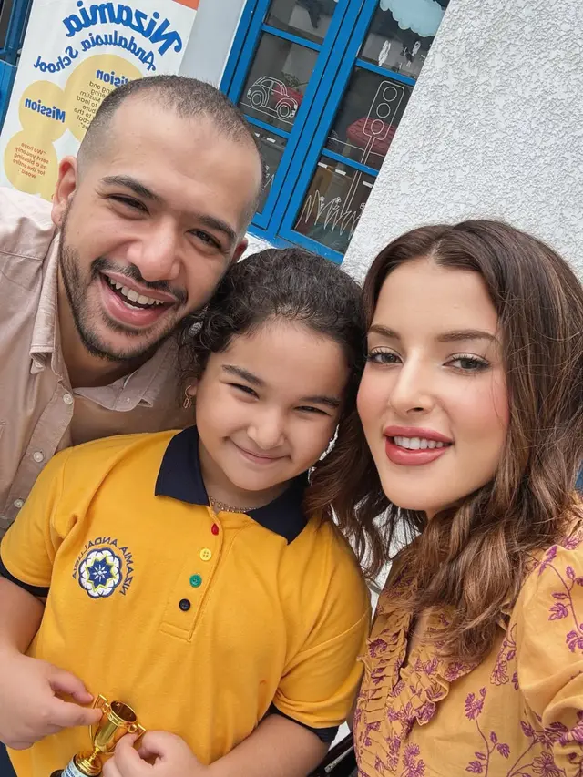 6 Potret Tasya Farasya dan Ahmad Assegaf di Acara Sekolah Anak Usai Ambil Rapor