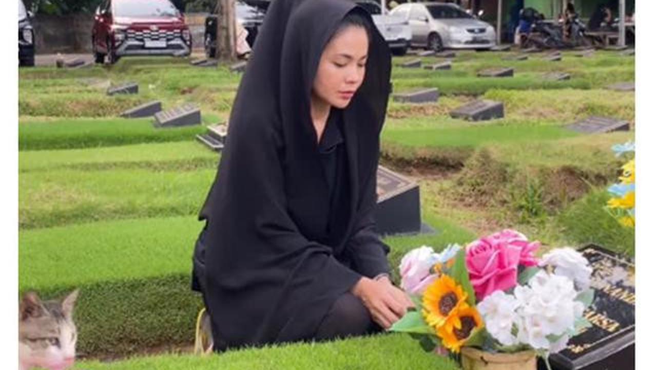 10 Potret Artis Ziarah Makam Jelang Ramadhan 2026, Raffi Ahmad hingga Indro Warkop