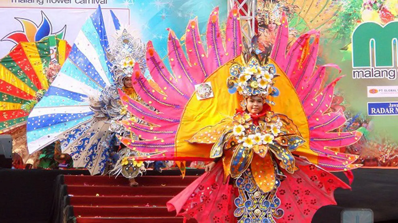 Hujan, Malang Flower Carnival 2016 Tetap Heboh